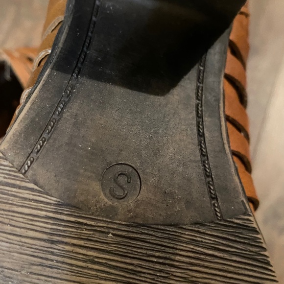 Rue21 Tan Ankle Boots with Woven Design - Picture 2 of 3